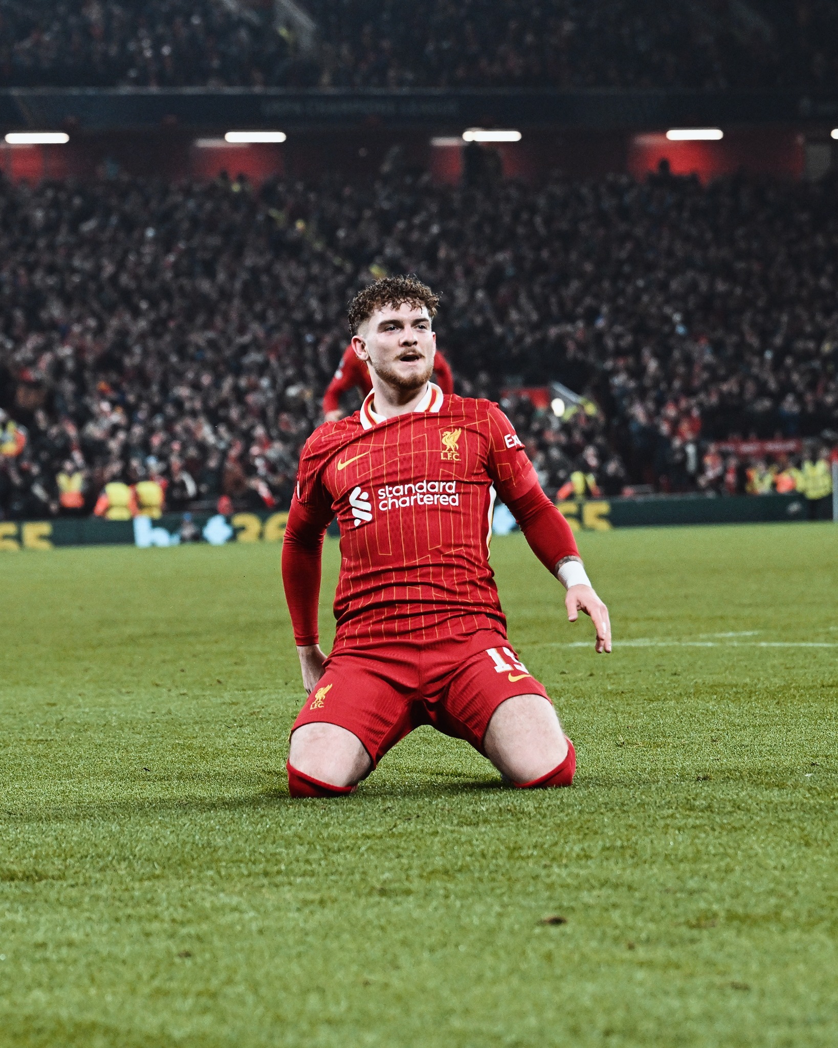 开云体育平台APP-利物浦鏖战瑞典，范戴克带队取胜