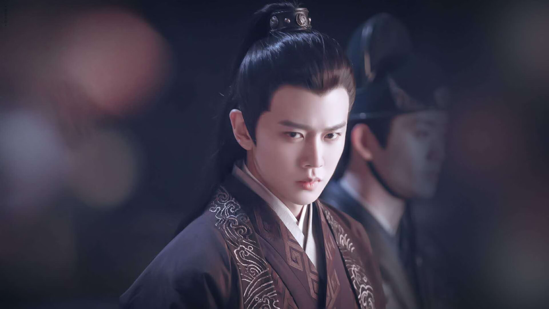 开云体育app-F1揭幕战之夜，贝恩扛起全队的希望与挑战