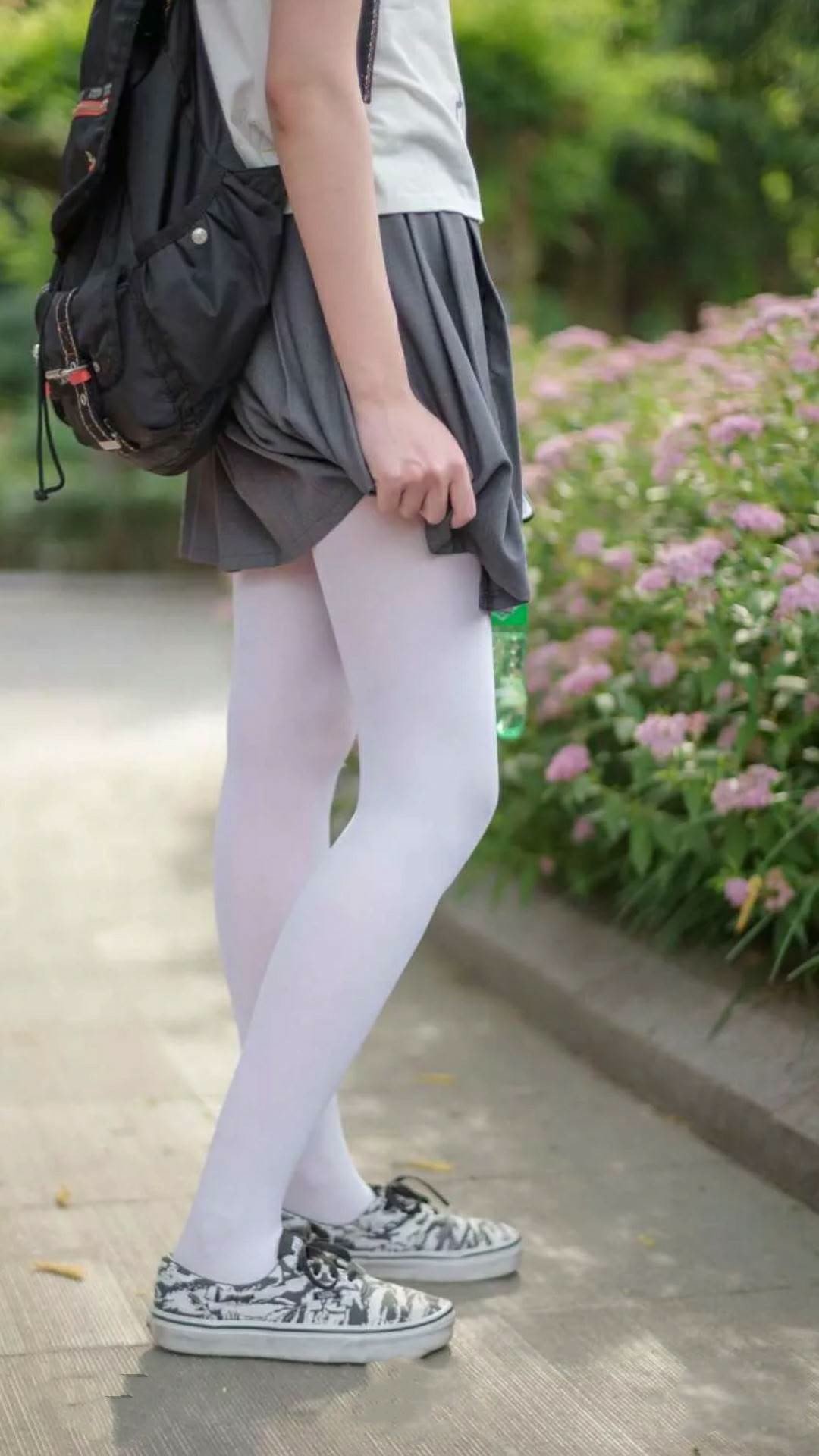 阿尔瓦雷斯，F1街道赛之夜的璀璨明星