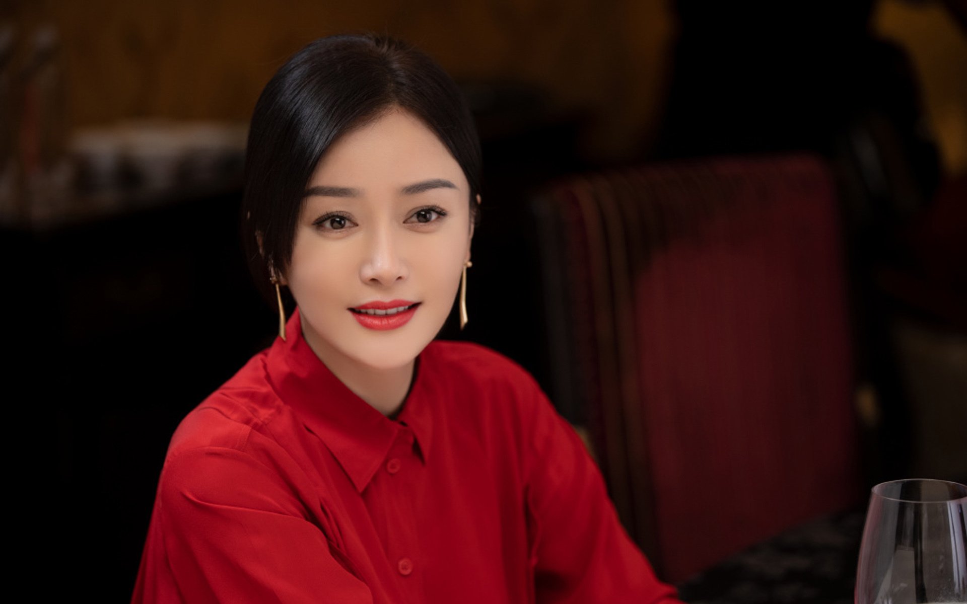 攻守之道的终极反转,苏亚雷斯以矛为笔,书写西班牙逆天改命的唯一剧本